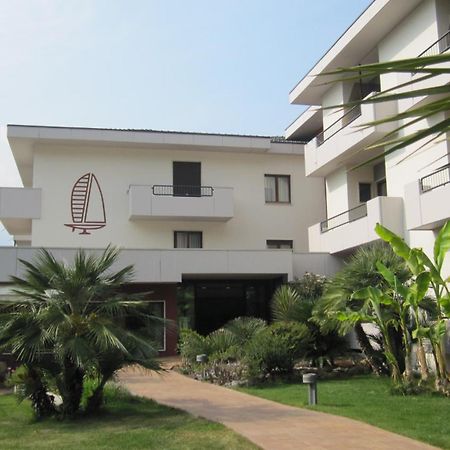 Hotel Villa Claudia Торболе Экстерьер фото