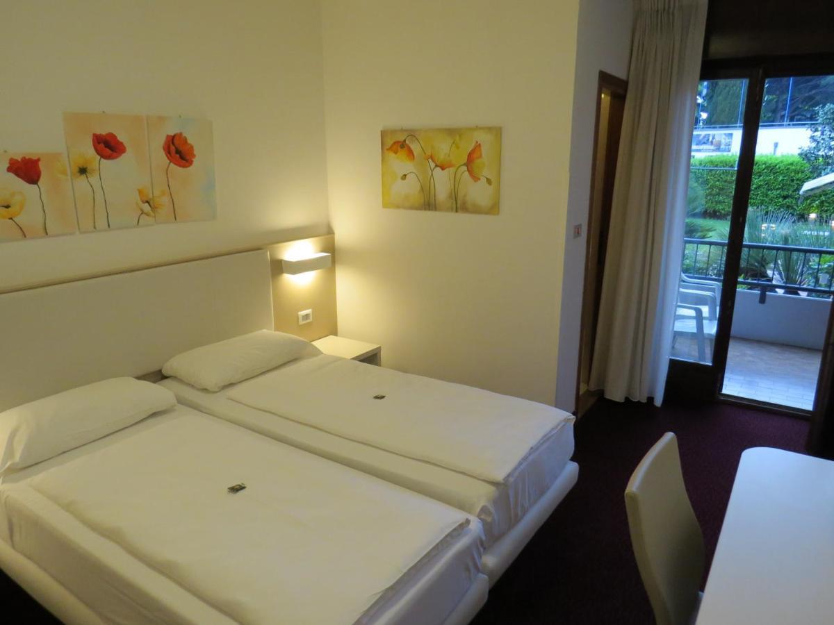 Hotel Villa Claudia Торболе Экстерьер фото