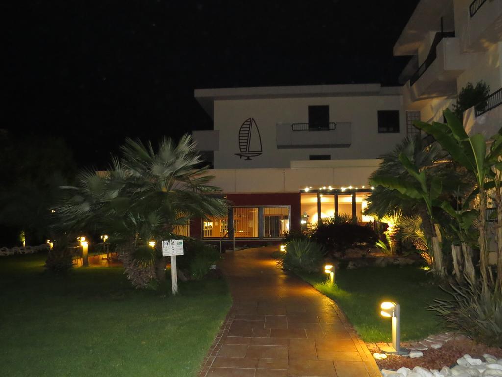 Hotel Villa Claudia Торболе Экстерьер фото