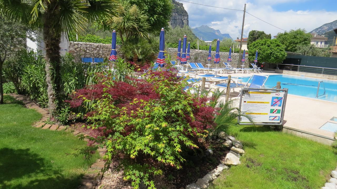 Hotel Villa Claudia Торболе Экстерьер фото