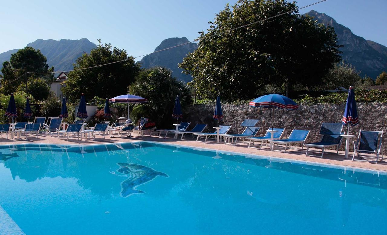 Hotel Villa Claudia Торболе Экстерьер фото